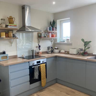 Two Rooms in Torquay Available For Females Main Photo