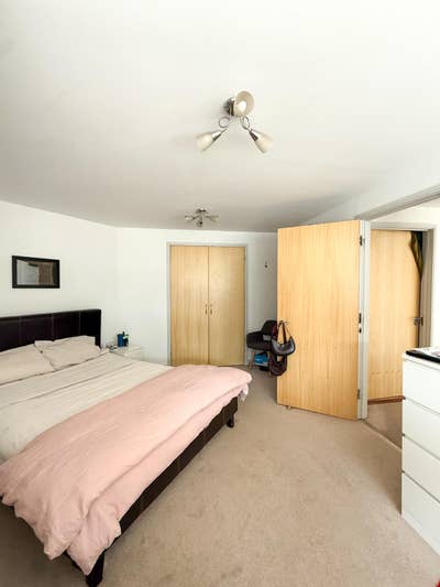 Beautiful spacious rooms with private in Highbury! Main Photo