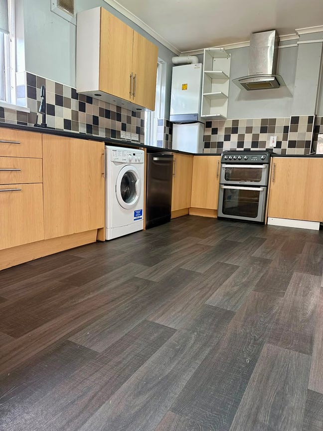 3 bedroom semi detached house for rent. Main Photo