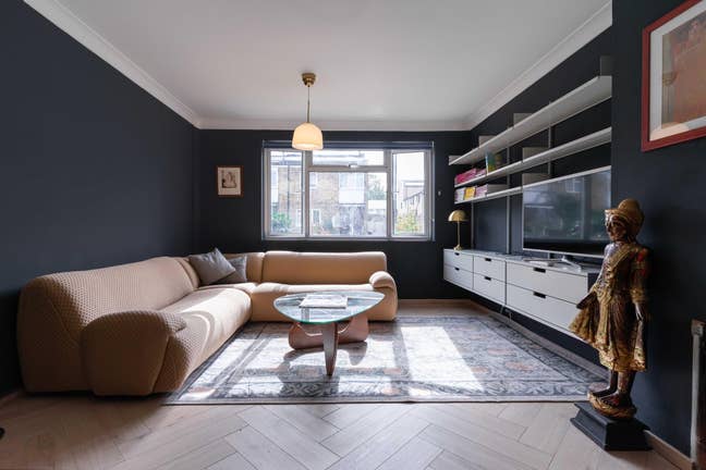 ***Large Bedroom + En Suite Heart of Brixton*** Main Photo