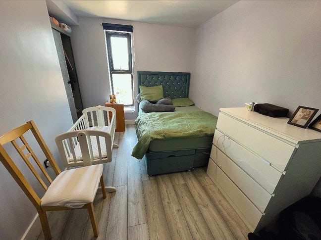 Spacious Double Room Available - Bills included Main Photo