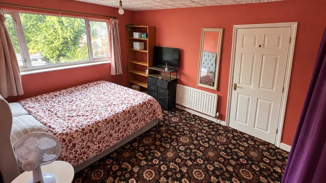 Double room in family house  Main Photo