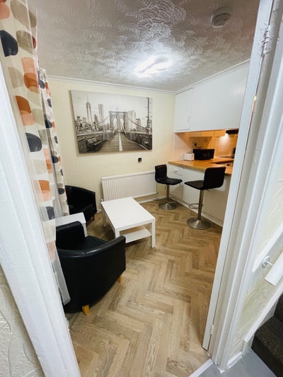 Specious double room close to QE & UoB Main Photo