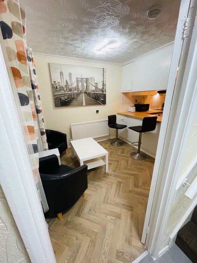 Specious double room close to QE & UoB Main Photo