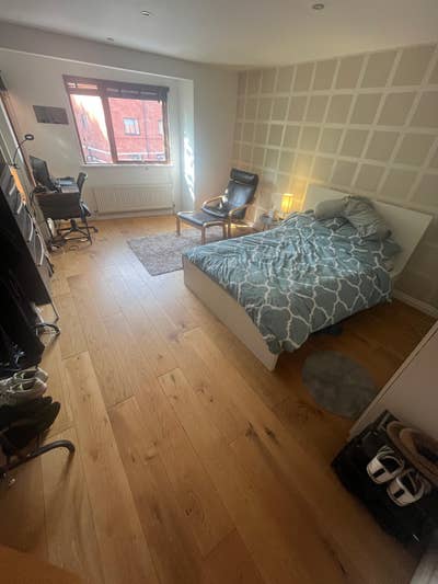 Large Double Room– Canada Water Main Photo