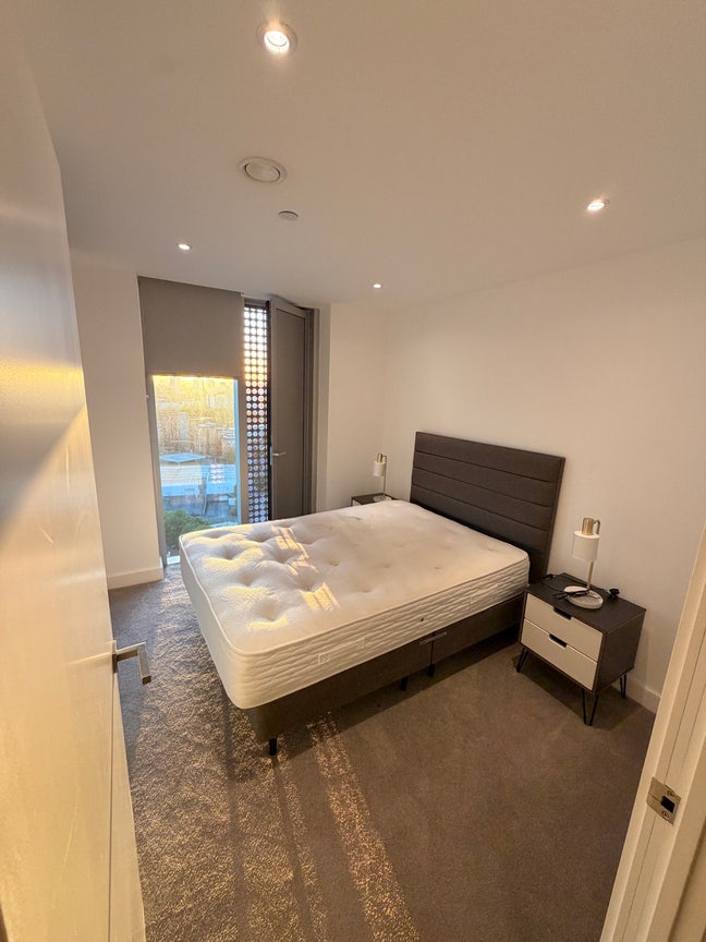 Home In City Centre Main Photo
