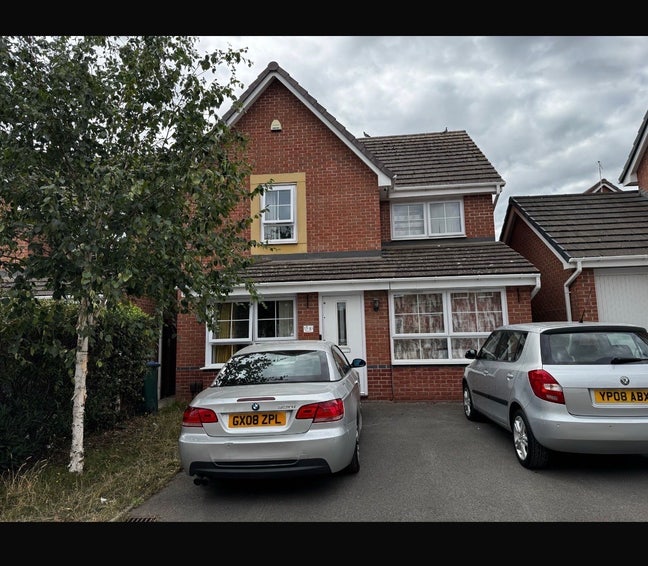 Detached House inc bills Main Photo