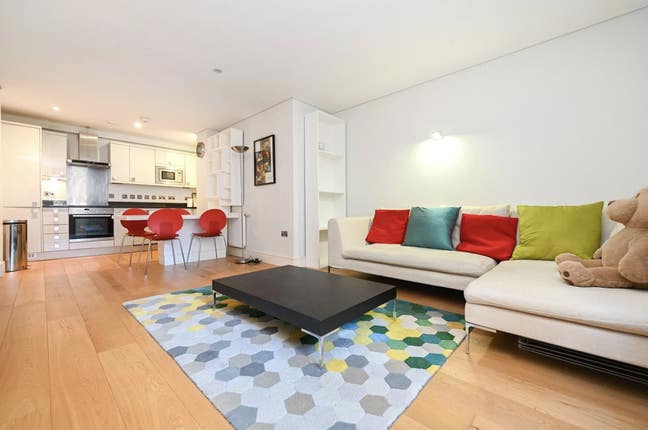 Large double ensuite in quiet Angel N1 Main Photo