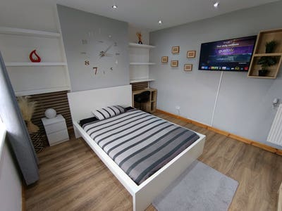 Lovely room for rent in Penilee  Main Photo