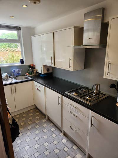 Looking for 3 new housmates :) Main Photo