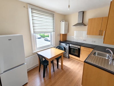 Spacious room  Main Photo
