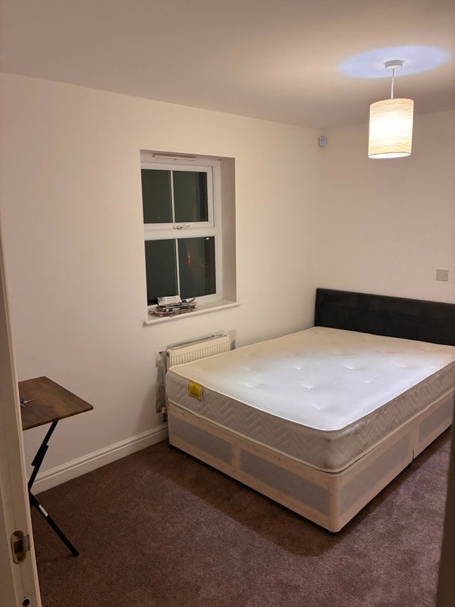 Rooms to Let - Kingsmead Main Photo