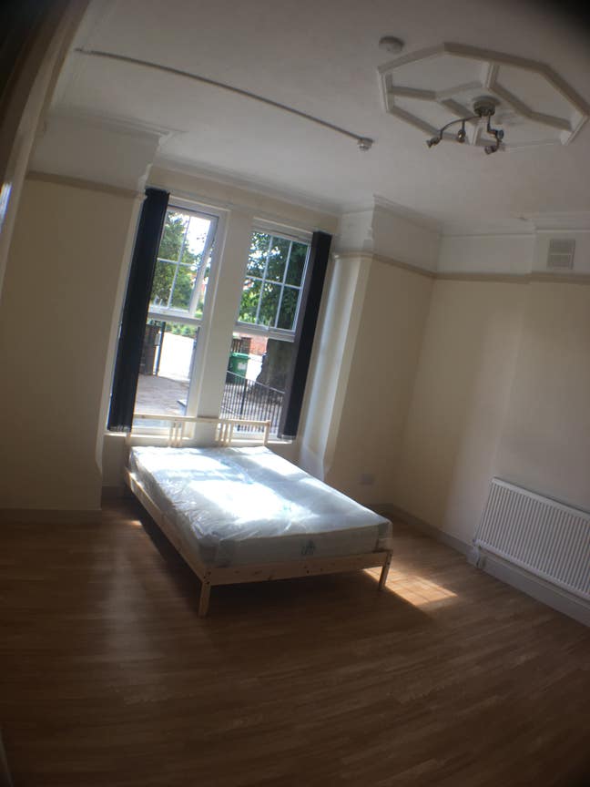 Spacious Studio All Bills Included!! Main Photo