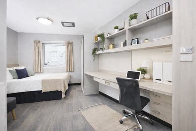 Luxury king Studio 2 mins away from NTU  Main Photo