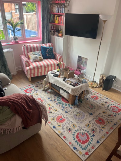 Double bedroom available  Main Photo