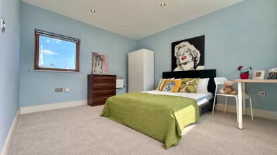 ✨ Balcony Room in SE1? Your October Move Is Sorted Main Photo