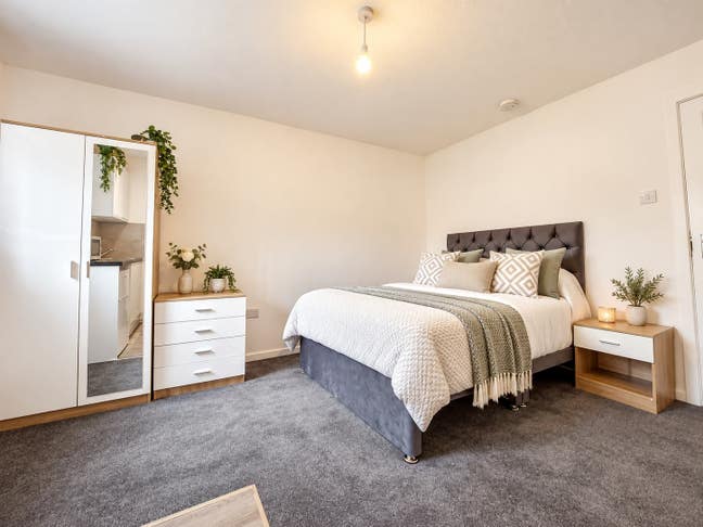 Spacious Studio Room Available Main Photo
