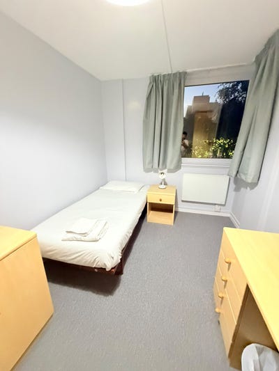 Room 1 Main Photo
