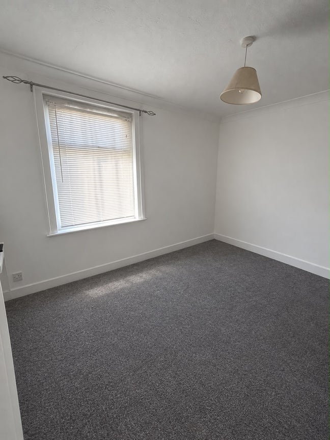 Double room available for couples and single  Main Photo
