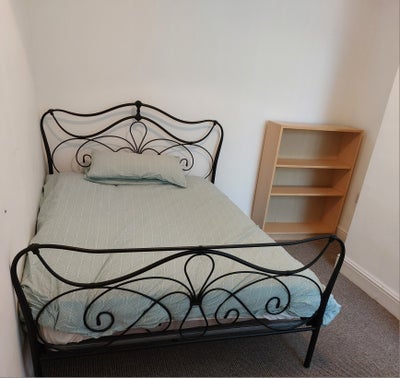 Comfortable room in friendly house Main Photo