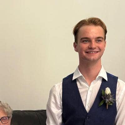 Flat Wanted 23-year-old professional Main Photo