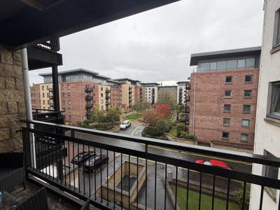 Double room to rent - bathroom and garage included Main Photo