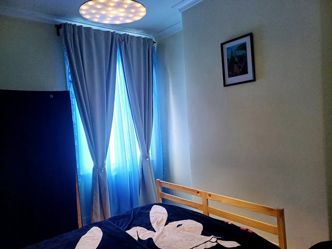 1 bed flat (2 separate rooms and a kitchen) Main Photo