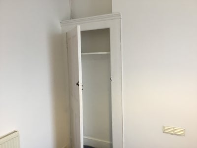 Refurbished 1  double bedroom (Unfurnished) Main Photo
