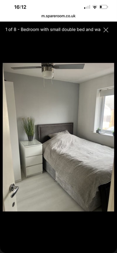 Room available in a family home Main Photo