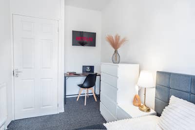 **Room for Rent! DE14  &pound;90/week** Main Photo