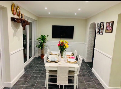 Fully furnished Double bedroom Available  Main Photo