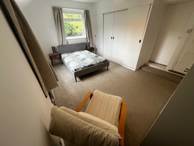 Double room with ensuite.  Main Photo