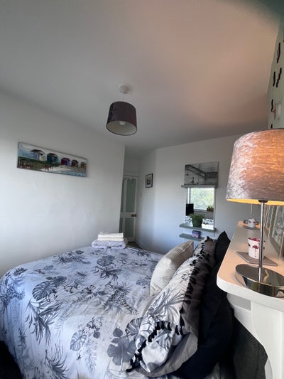 Calm, comfortable room in a relaxed home (Saltash) Main Photo