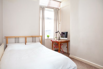 Large Room available for October and November  Main Photo