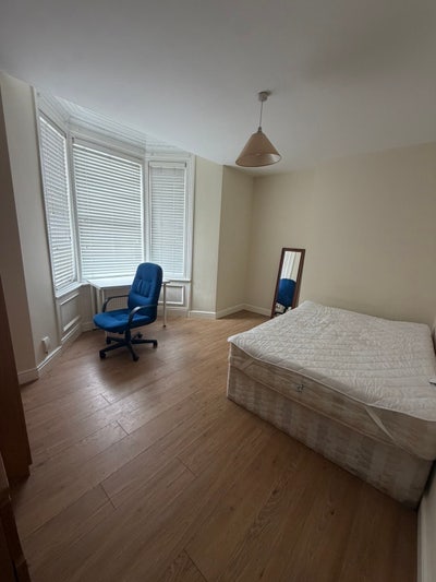 Room in Jesmond available for tenancy take over  Main Photo