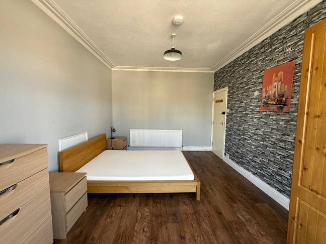 Substantial Shared property in Weston-Super-Mare Main Photo
