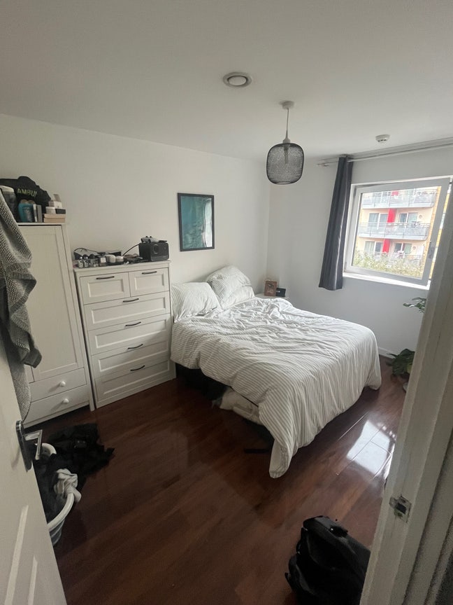 Looking for a flatmate Main Photo