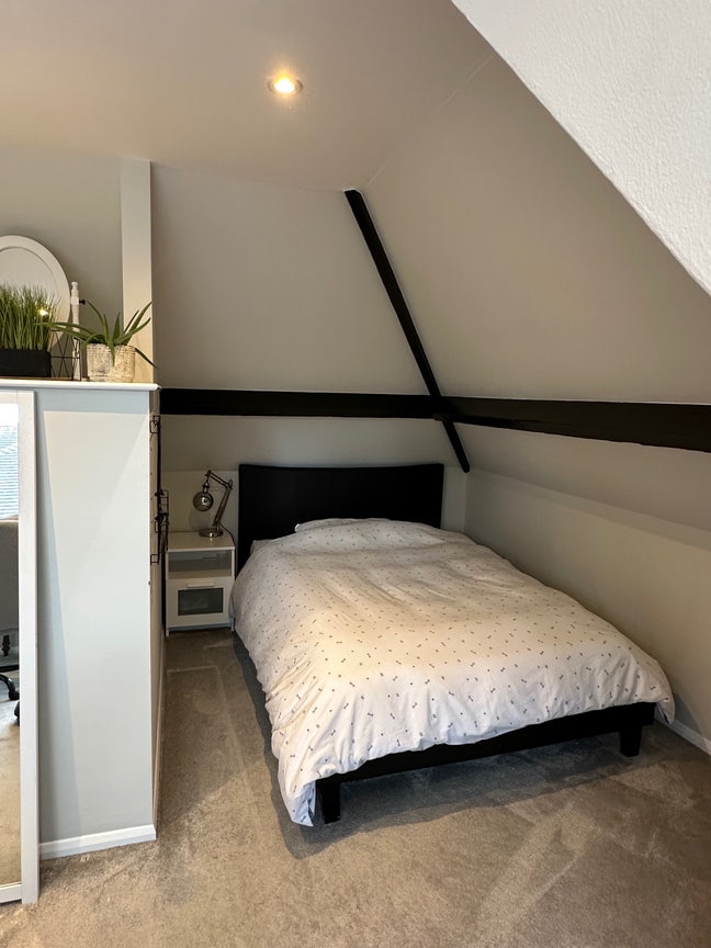 Stylish Furnished Double Room Main Photo