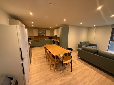 Bronze En-suite Room in Glasgow City Centre Main Photo