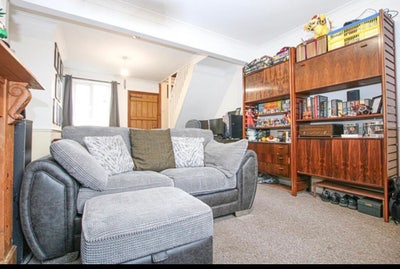 Double room available in newmarket Main Photo