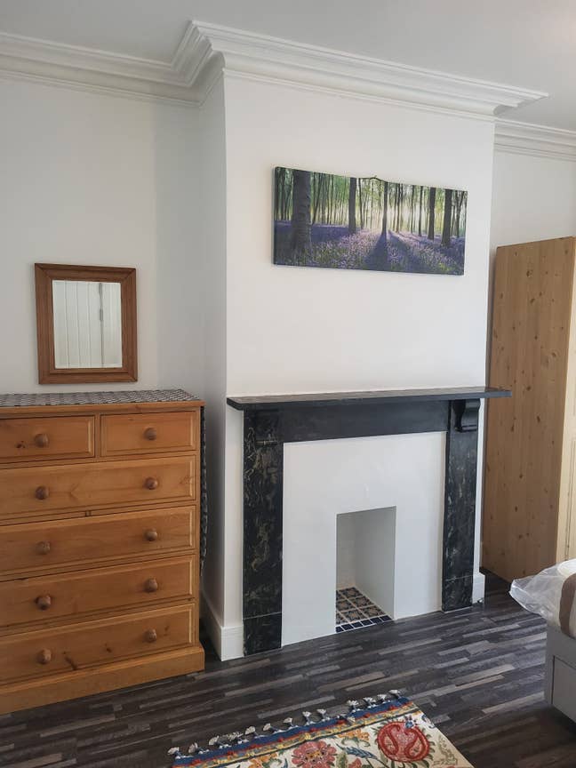 Newly refurbished large double room  Main Photo