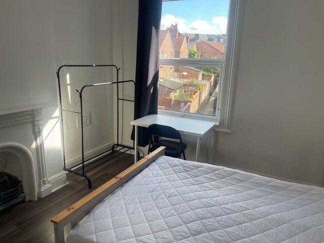 Room in 6-bed student house, L17, available now Main Photo