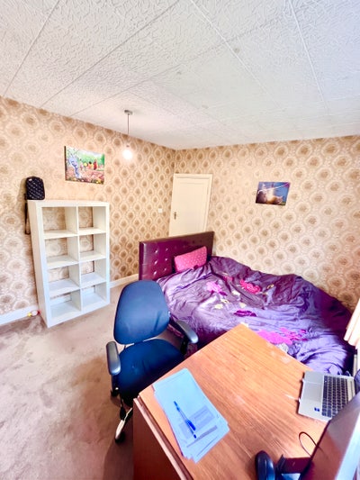 Large Double Furnished Room in Purley Main Photo
