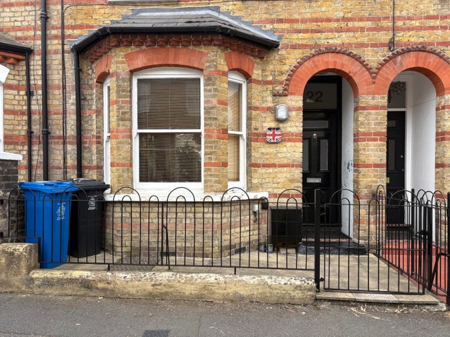 Double room in friendly central Windsor houseshare Main Photo