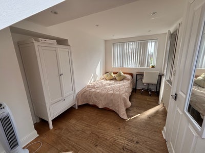 Cozy En-suite  Main Photo
