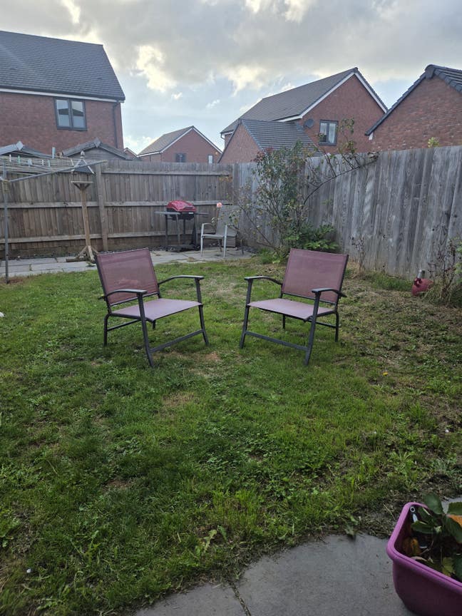Single room to rent in family home  Main Photo