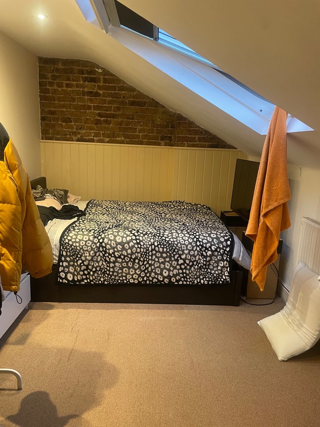 Double room to rent Teddington (Short Term)  Main Photo