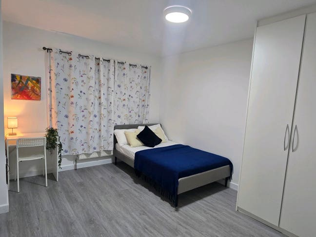 Luxury Ensuite Room | Zero Deposit + All Bills Inc Main Photo