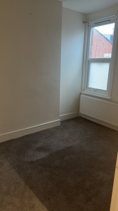 2 bed flat NW Main Photo