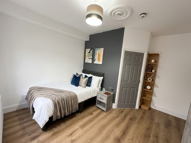 2 Double Rooms with/ without  Ensuite near Hospita Main Photo
